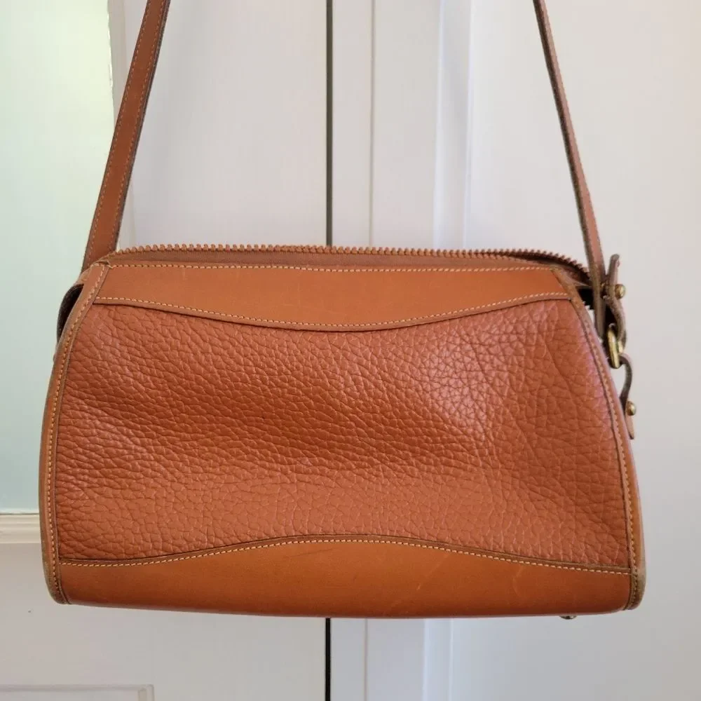 VINTAGE DOONEY & BOURKE Honey Camel Brown Leather Shoulder Bag - Picture 3 of 11
